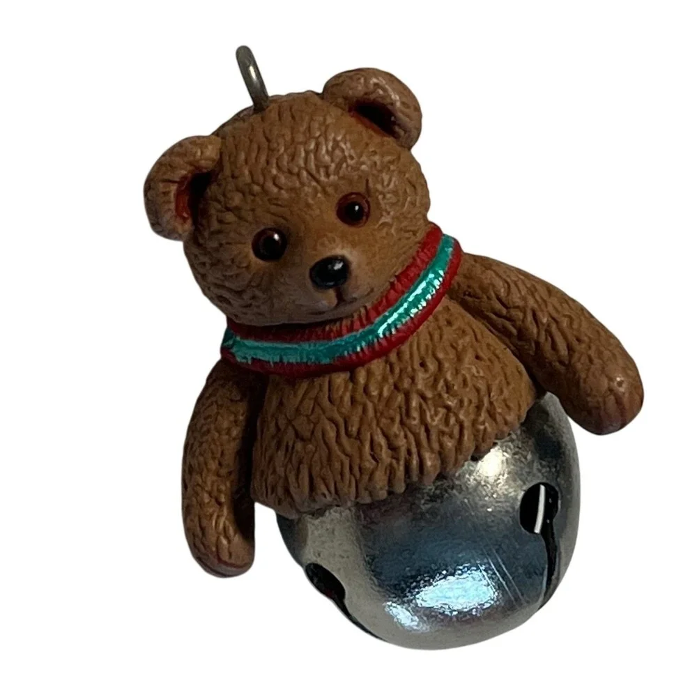 Hallmark Keepsake 1998 Christmas Bells Series 4‎ Miniature Bear Bell Ornament